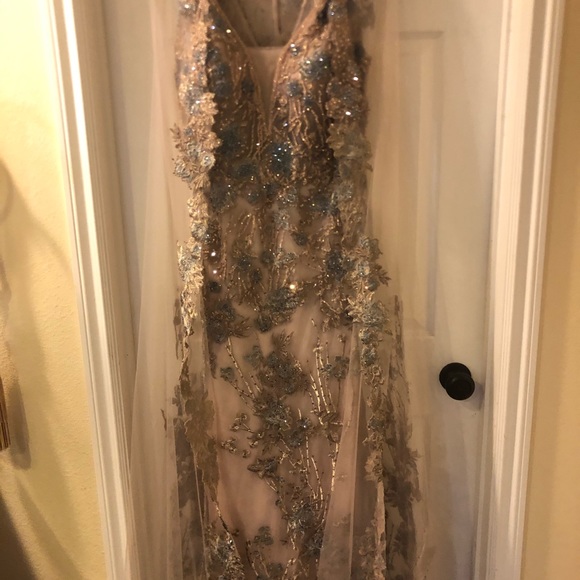 Dress - Picture 4 of 8